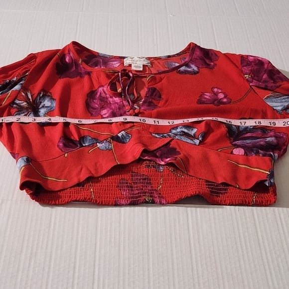 Band of The Free Crop Top Floral Scallop Tie Front Long Sleeve Smocked Size L - Picture 10 of 12